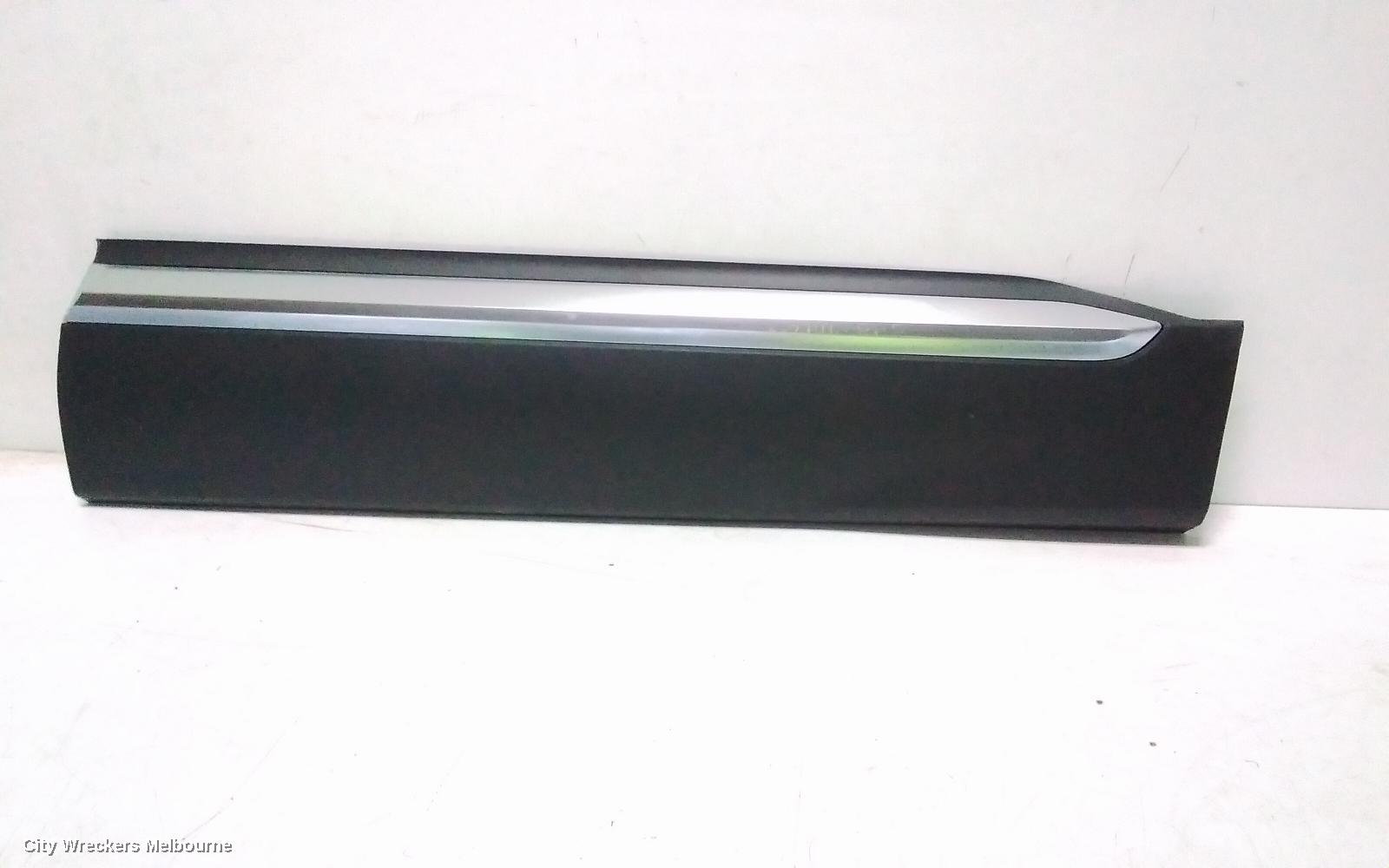 HYUNDAI SANTA FE DOOR MOULD, RH FRONT, WAIST MOULD, TM, 03/2018 - 10/2023