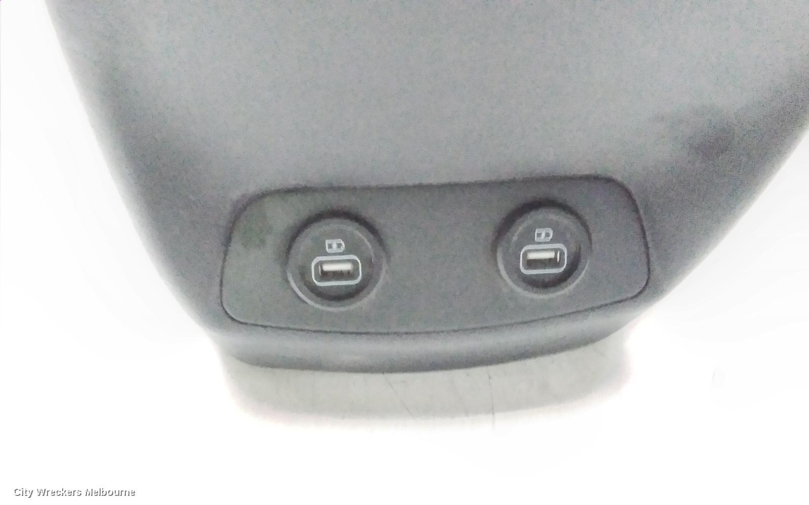 HYUNDAI SANTA FE CONSOLE, AUTO T/M, TM, LEATHER, BLACK, 03/2018 - 10/2023