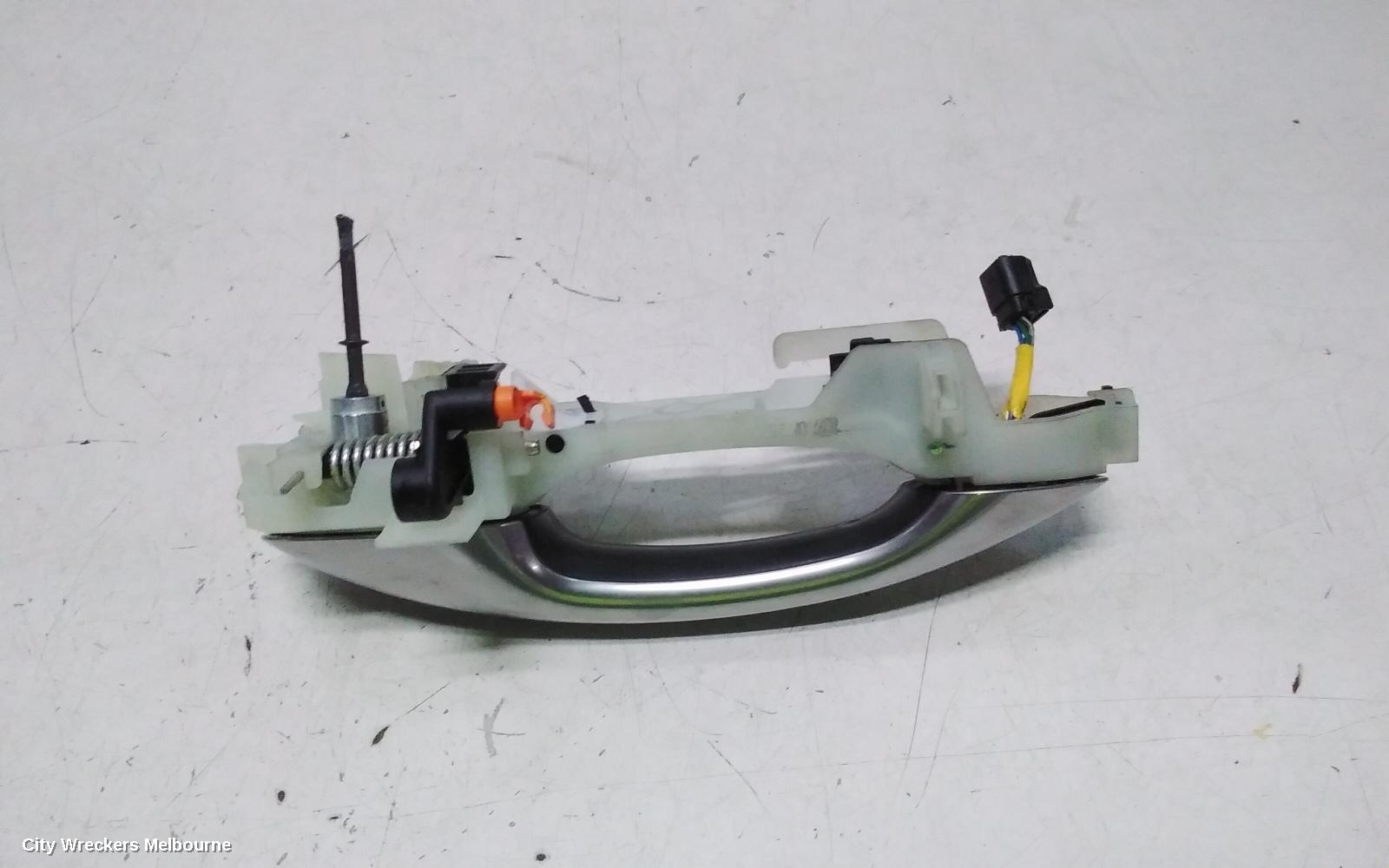 HYUNDAI SANTA FE DOOR HANDLE, OUTER, RH FRONT, COLOUR CODED, W/ KEYLESS TYPE, TM, 03/2018 - 10/2023