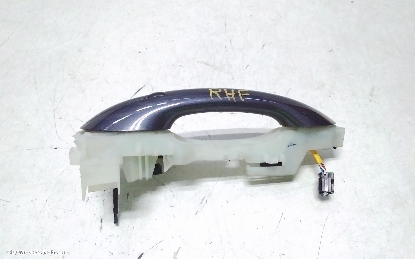 HYUNDAI SANTA FE DOOR HANDLE, OUTER, RH FRONT, COLOUR CODED, W/ KEYLESS TYPE, TM, 03/2018 - 10/2023