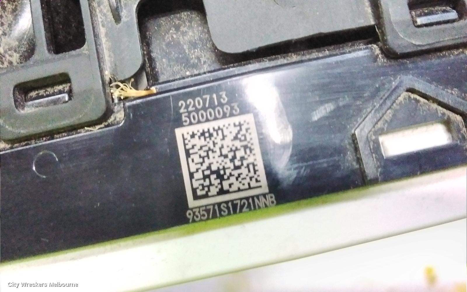 HYUNDAI SANTA FE PWR DR WIND SWITCH, RH FRONT (MASTER SWITCH), W/FOLDING MIRRORS TYPE, W/CHILD LOCK TYPE, TM, 10/2020 - 10/2023