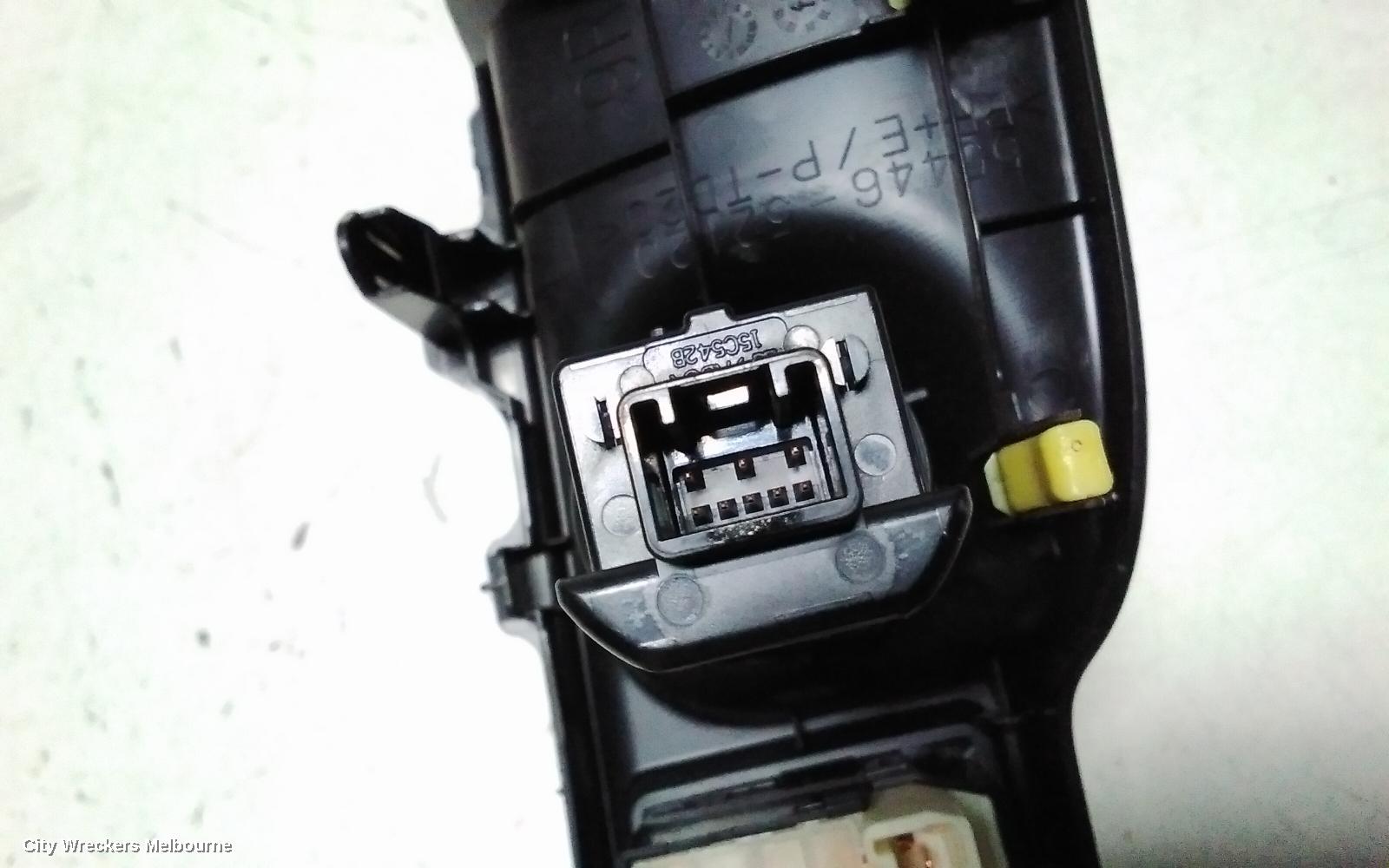 TOYOTA PRIUS, NHP10, PRIUS C, 12/2011 - 03/2020, START STOP BOTTUN: 150972