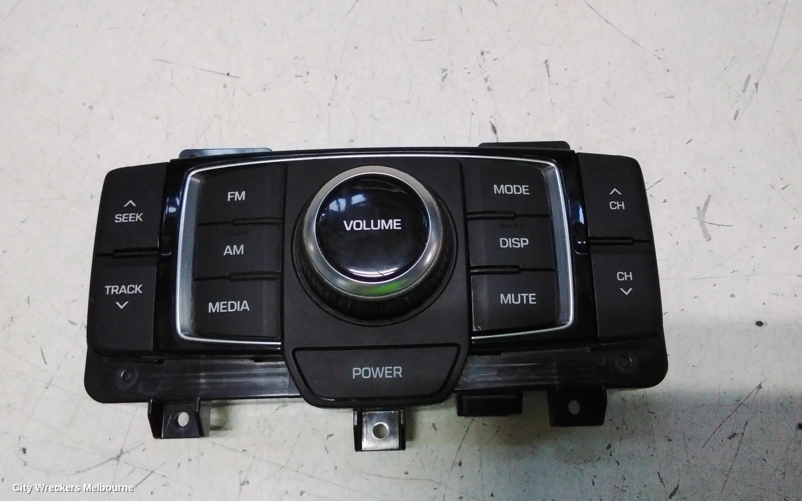 HYUNDAI GENESIS RADIO/CD/DVD/SAT/TV, REAR RADIO CONTROLS, DH, 11/2014 - 01/2018
