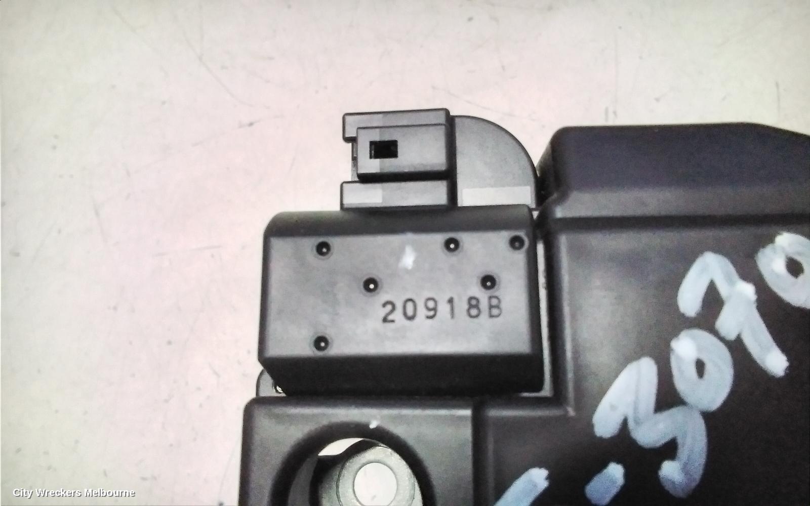 TOYOTA CAMRY DOOR/BOOT/GATE LOCK, BOOTLID LOCK, XV70, 09/2017 - 05/2024
