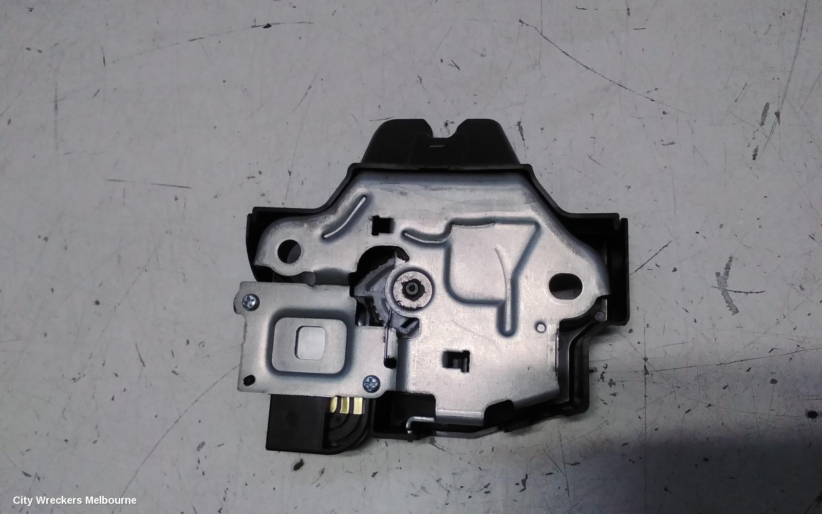 TOYOTA CAMRY DOOR/BOOT/GATE LOCK, BOOTLID LOCK, XV70, 09/2017 - 05/2024