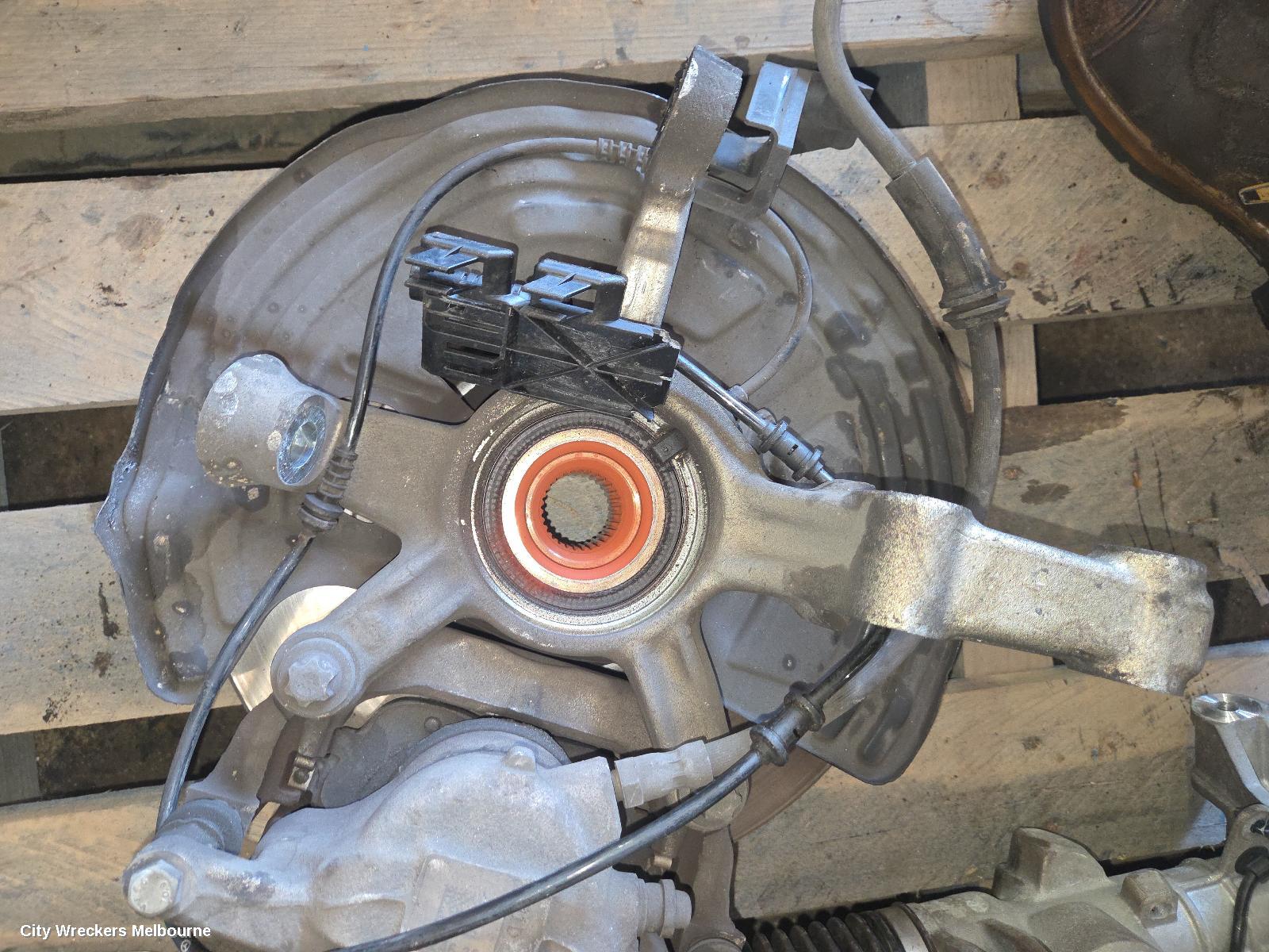 MERCEDES CLA CLASS LEFT FRONT HUB ASSEMBLY, 2WD, C117, 09/2013 - 01/2019
