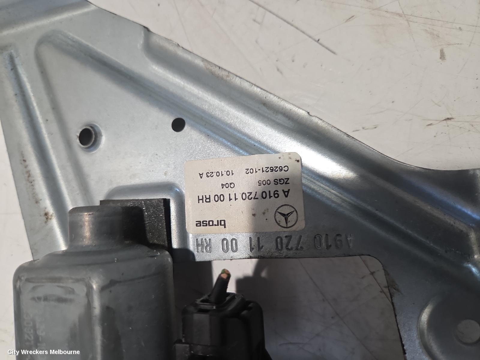 MERCEDES SPRINTER RIGHT FRONT WINDOW REG/MOTOR, VS30, 05/2018 ONWARDS