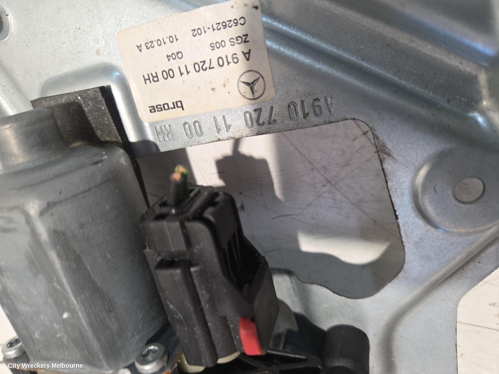 MERCEDES SPRINTER RIGHT FRONT WINDOW REG/MOTOR, VS30, 05/2018 ONWARDS