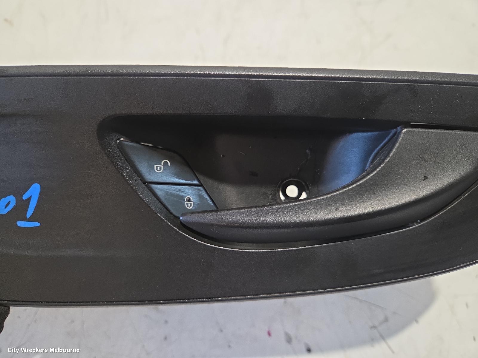 MERCEDES SPRINTER DOOR HANDLE, VS30, RH FRONT, INNER, VAN/CAB CHASSIS, 05/2018 ONWARDS