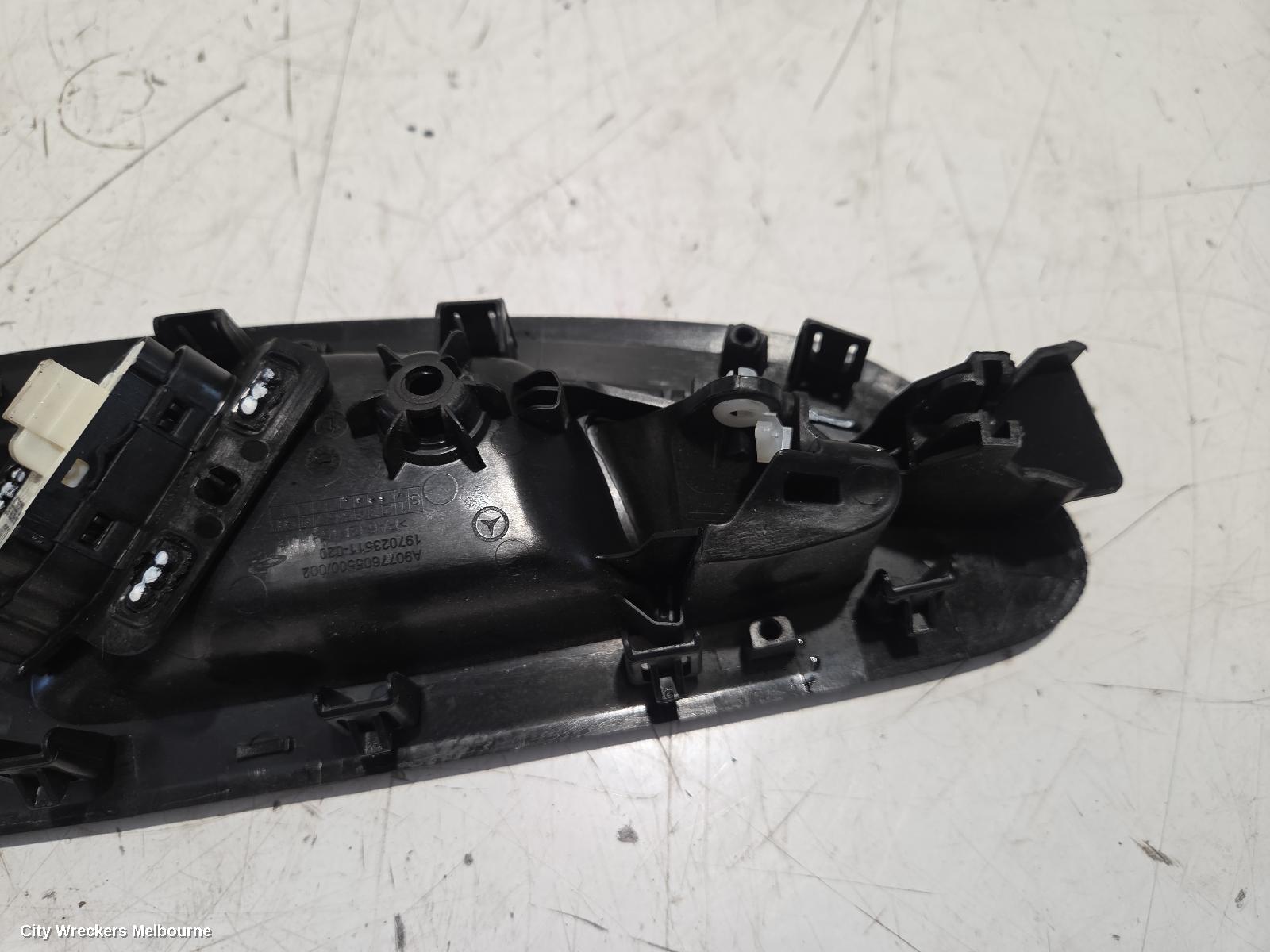 MERCEDES SPRINTER DOOR HANDLE, VS30, RH FRONT, INNER, VAN/CAB CHASSIS, 05/2018 ONWARDS