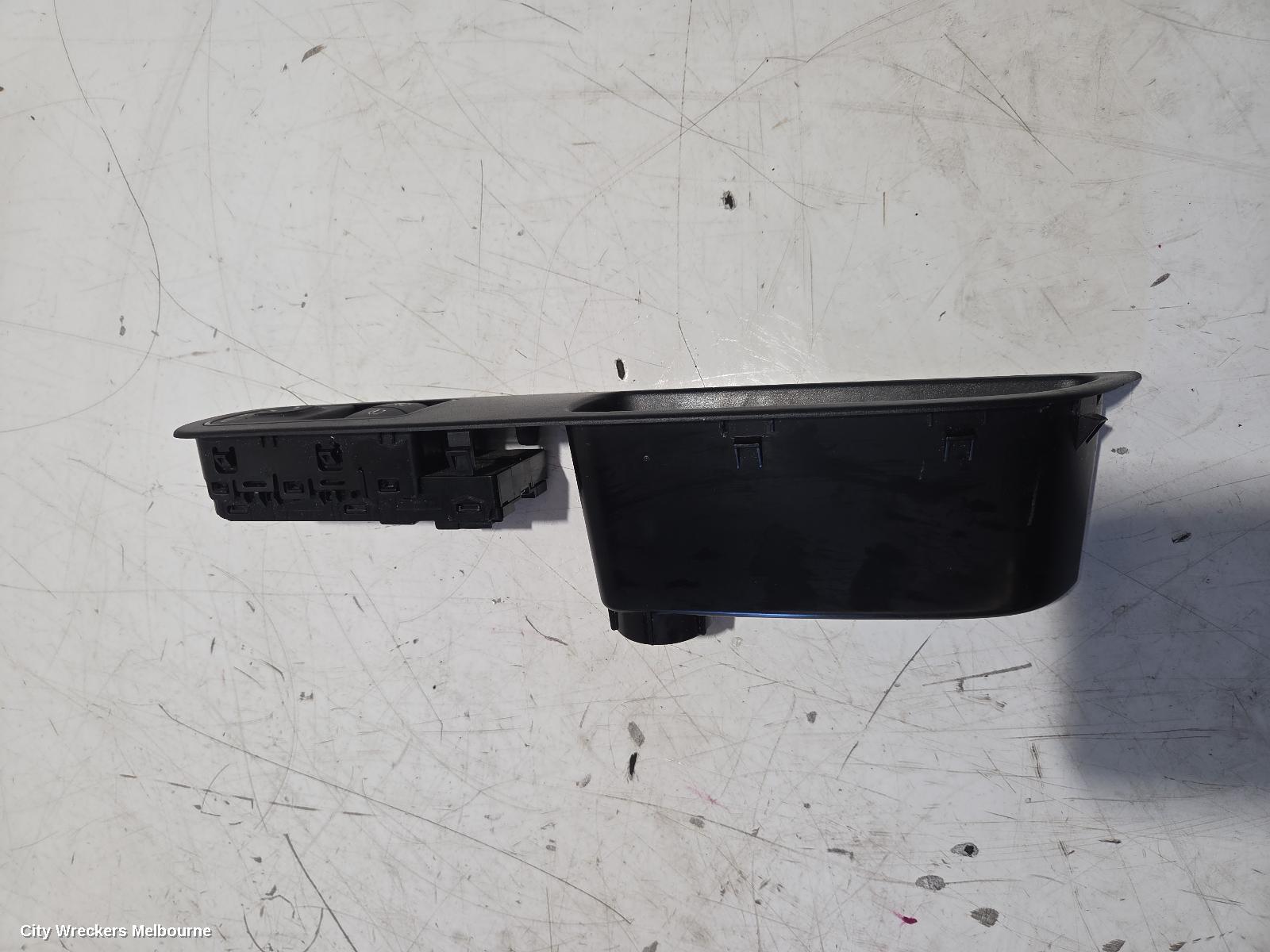 MERCEDES SPRINTER PWR DR WIND SWITCH, VS30, RH FRONT (MASTER SWITCH), W/ POWER FOLD MIRROR SWITCH TYPE, 05/2018 ONWARDS