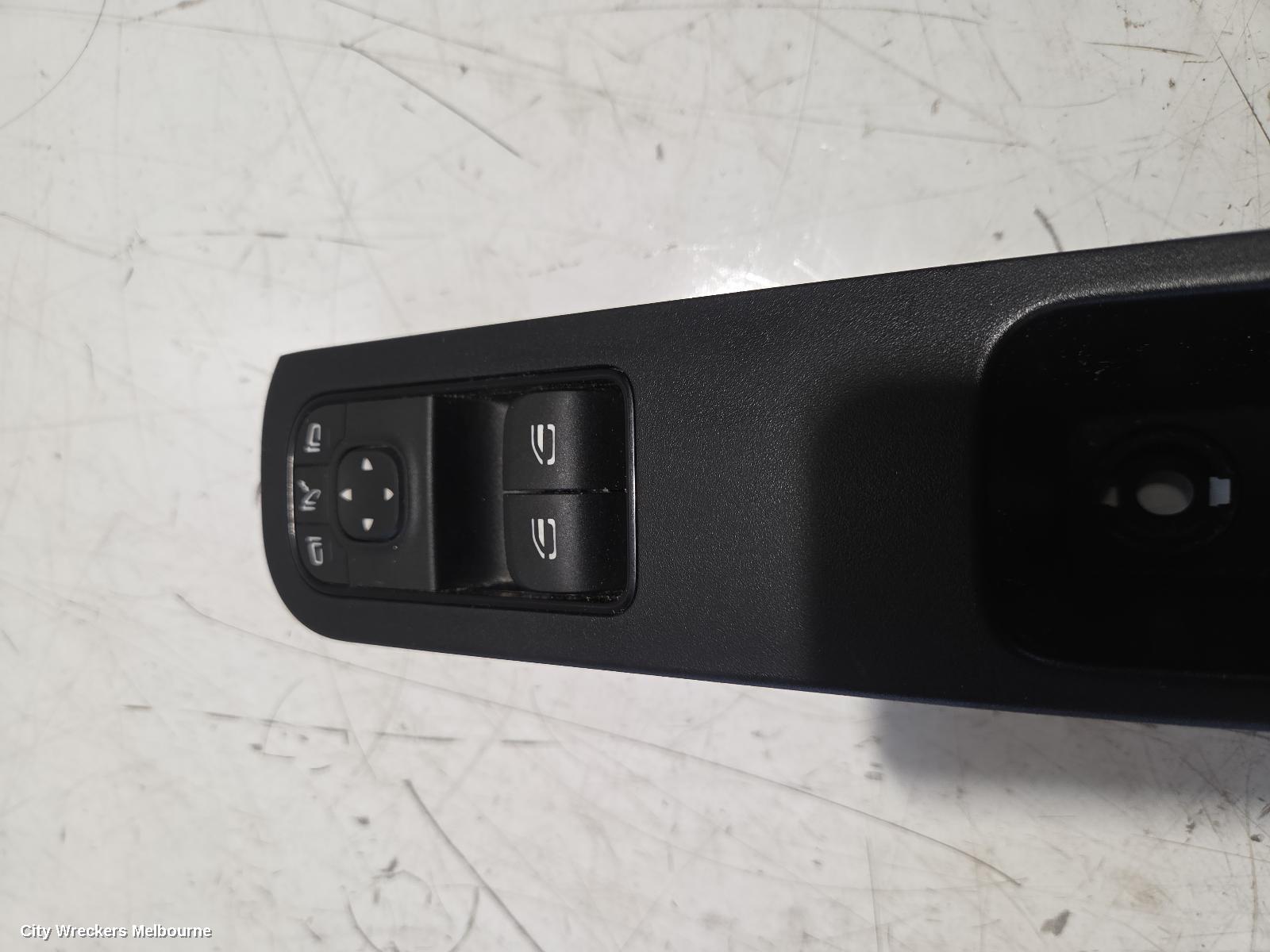 MERCEDES SPRINTER PWR DR WIND SWITCH, VS30, RH FRONT (MASTER SWITCH), W/ POWER FOLD MIRROR SWITCH TYPE, 05/2018 ONWARDS