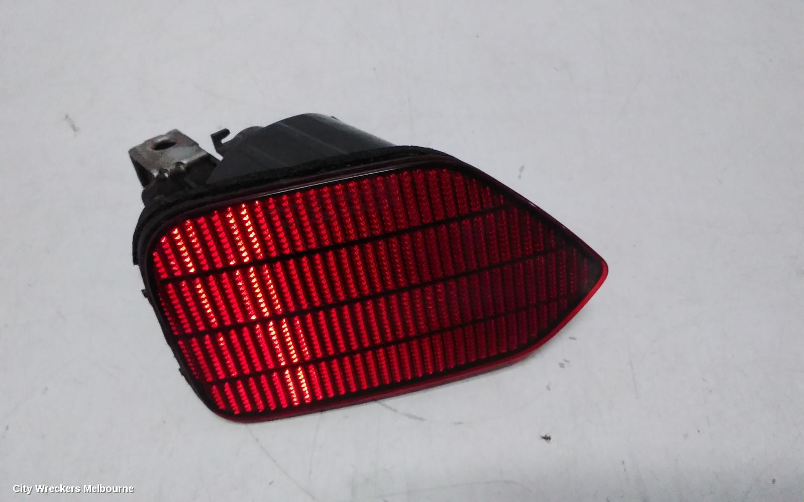 SUBARU OUTBACK RIGHT TAILLIGHT, 6TH GEN, BUMPER REFLECTOR, 08/2014 ONWARDS