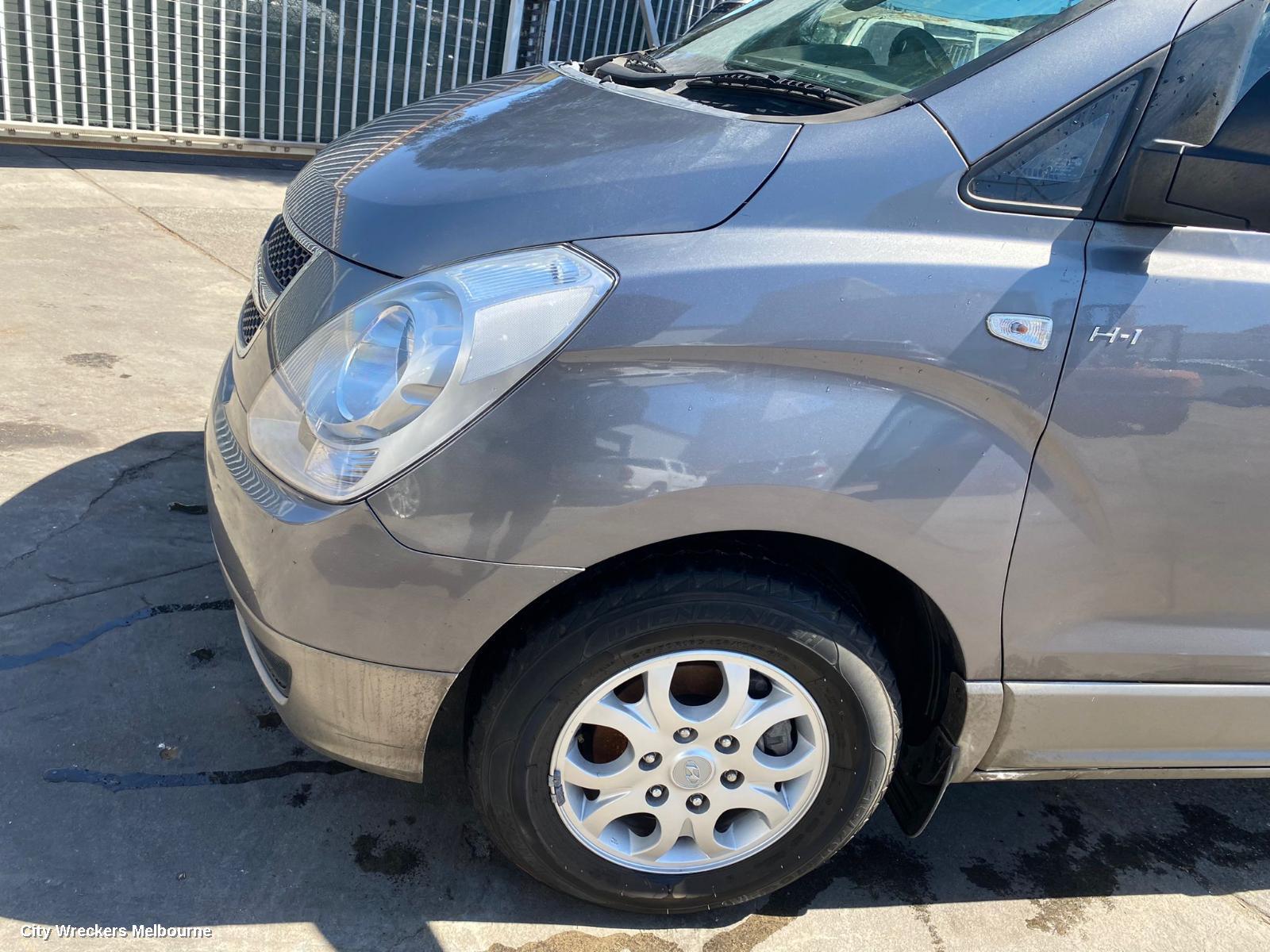HYUNDAI ILOAD/IMAX REAR GARNISH, TAILGATE GARNISH (CENTRE), W/ CAMERA TYPE, TQ, 11/2007 - 03/2021