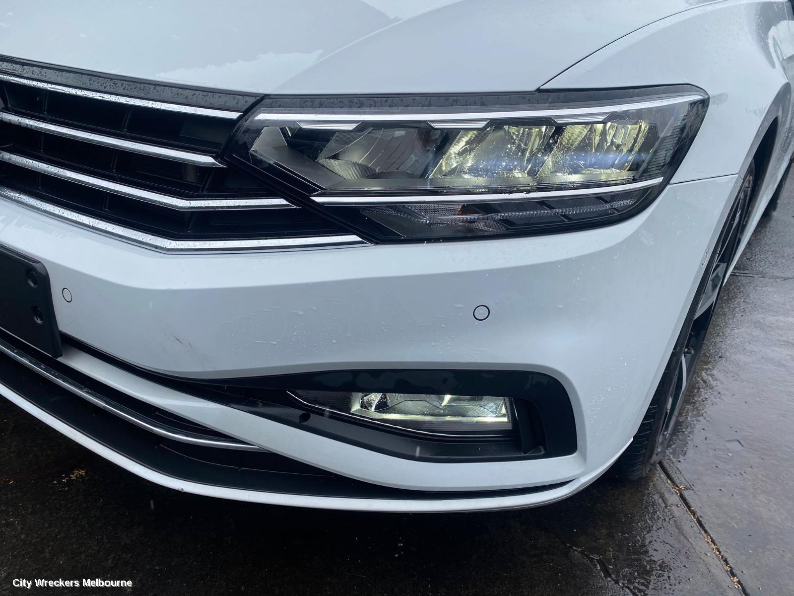 VOLKSWAGEN PASSAT LEFT FRONT DOOR, B8/MK7, 06/2015 ONWARDS