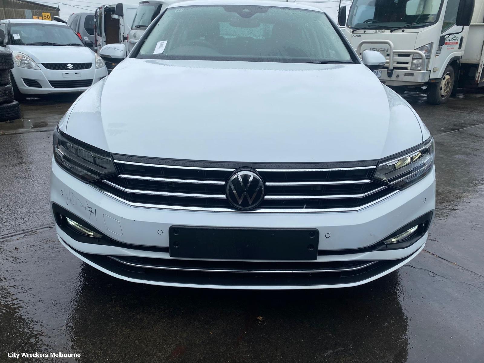 VOLKSWAGEN PASSAT LEFT FRONT DOOR, B8/MK7, 06/2015 ONWARDS