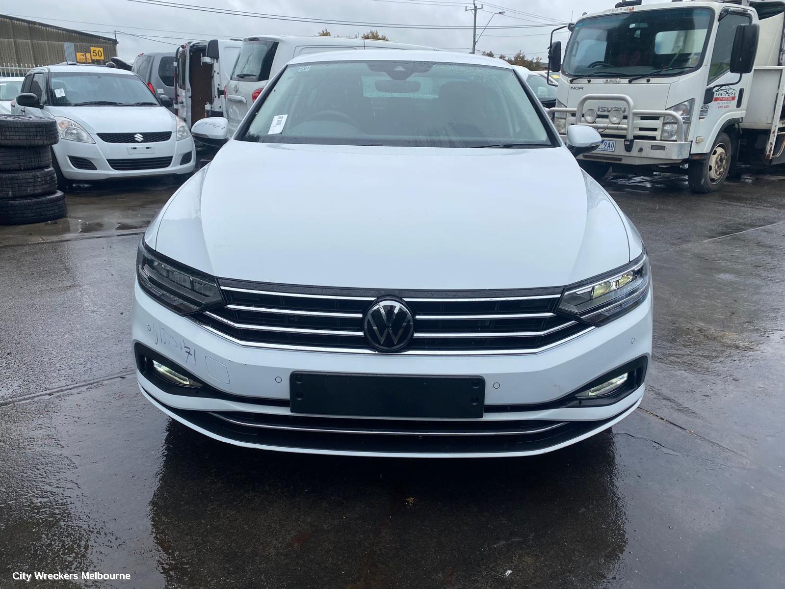 VOLKSWAGEN PASSAT REVERSE CAMERA, REVERSE CAMERA, W/ TAILGATE RELEASE SWITCH, BADGE TYPE, B8/MK7, 06/2015 - 05/2023