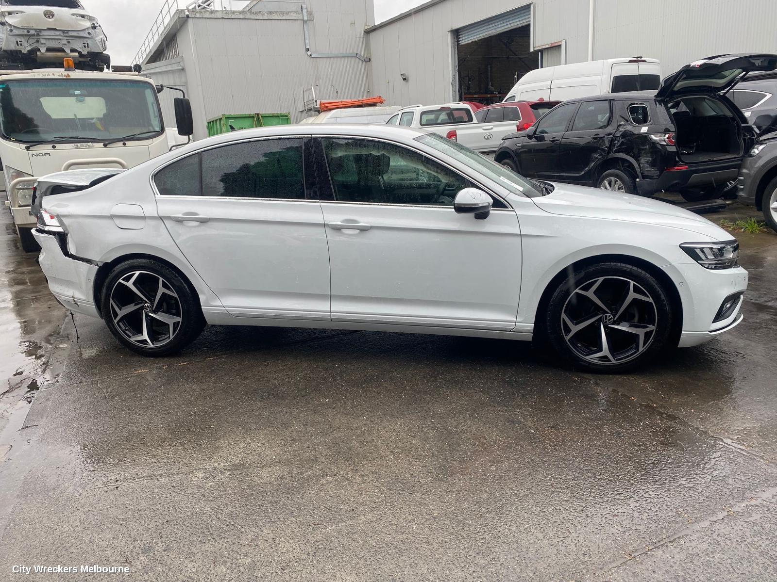 VOLKSWAGEN PASSAT REVERSE CAMERA, REVERSE CAMERA, W/ TAILGATE RELEASE SWITCH, BADGE TYPE, B8/MK7, 06/2015 - 05/2023