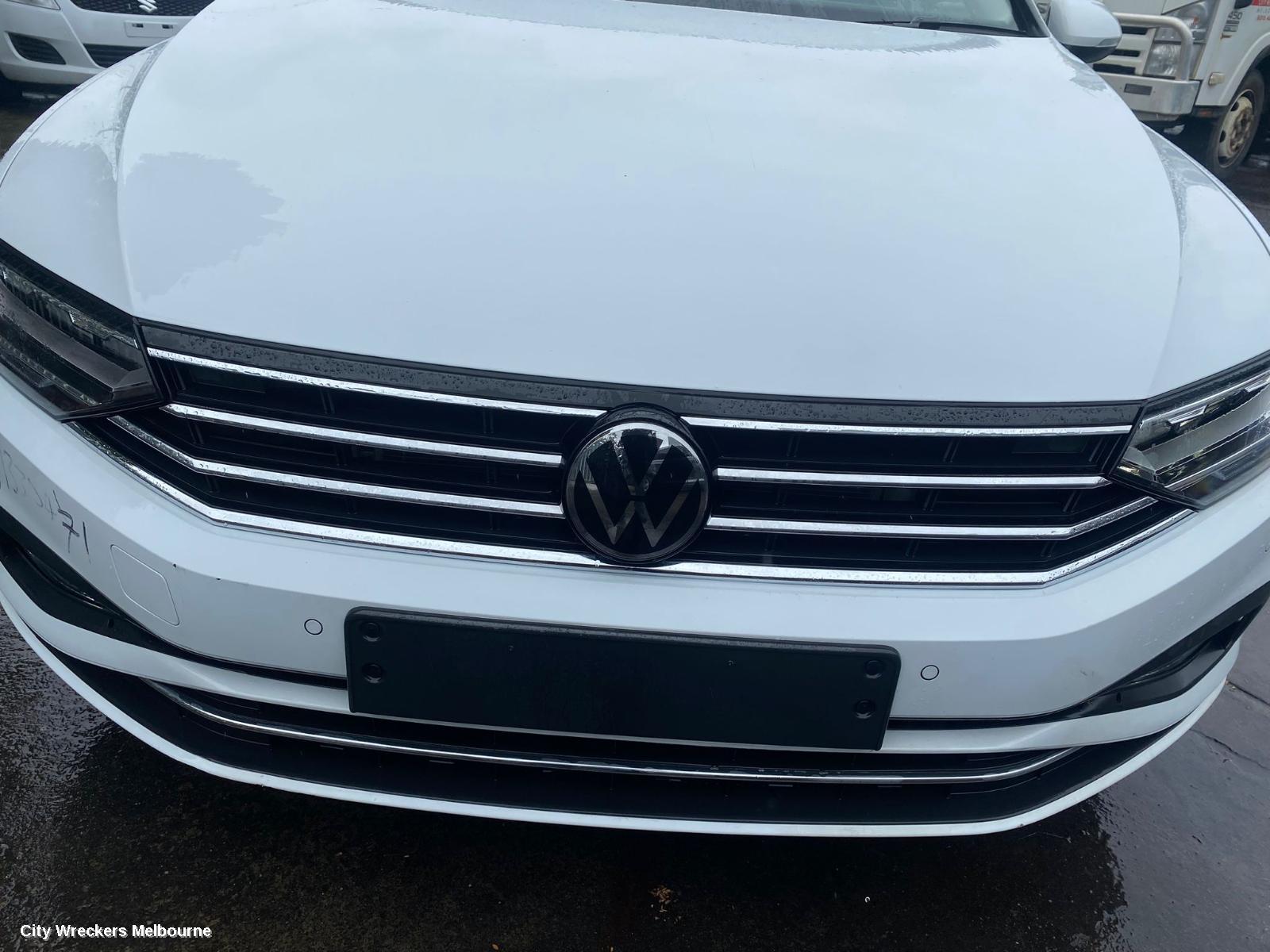 VOLKSWAGEN PASSAT REVERSE CAMERA, REVERSE CAMERA, W/ TAILGATE RELEASE SWITCH, BADGE TYPE, B8/MK7, 06/2015 - 05/2023