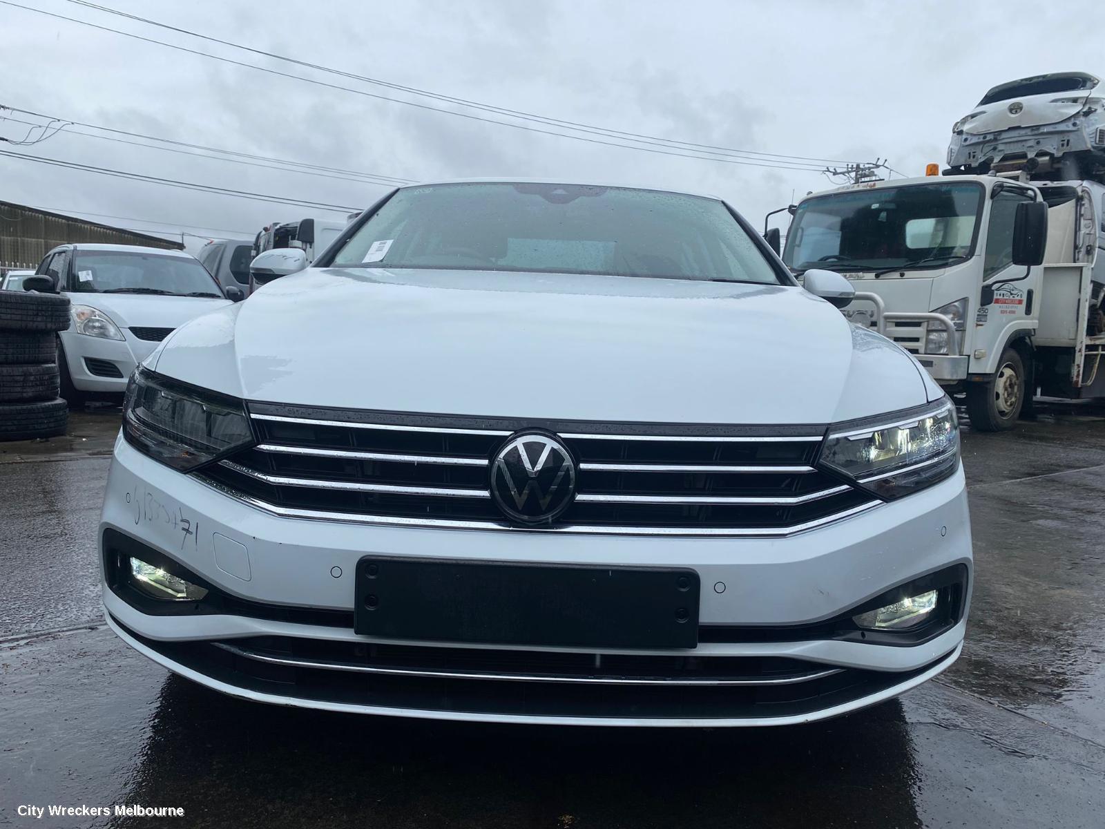 VOLKSWAGEN PASSAT REVERSE CAMERA, REVERSE CAMERA, W/ TAILGATE RELEASE SWITCH, BADGE TYPE, B8/MK7, 06/2015 - 05/2023