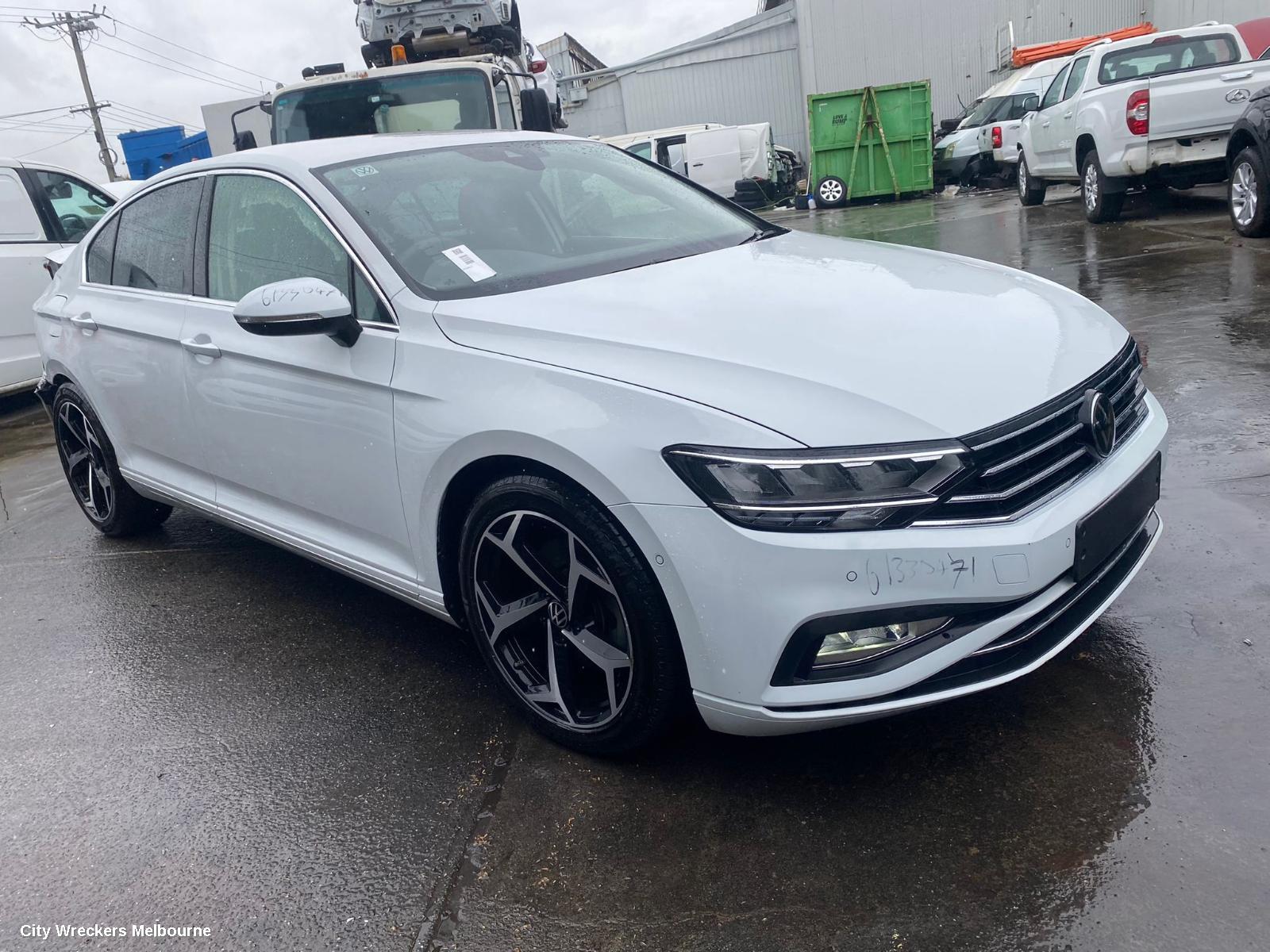 VOLKSWAGEN PASSAT REVERSE CAMERA, REVERSE CAMERA, W/ TAILGATE RELEASE SWITCH, BADGE TYPE, B8/MK7, 06/2015 - 05/2023