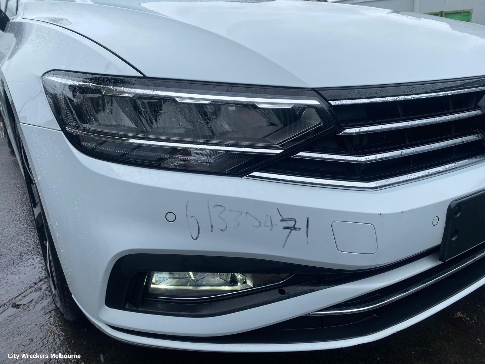 VOLKSWAGEN PASSAT LEFT FRONT DOOR, B8/MK7, 06/2015 ONWARDS