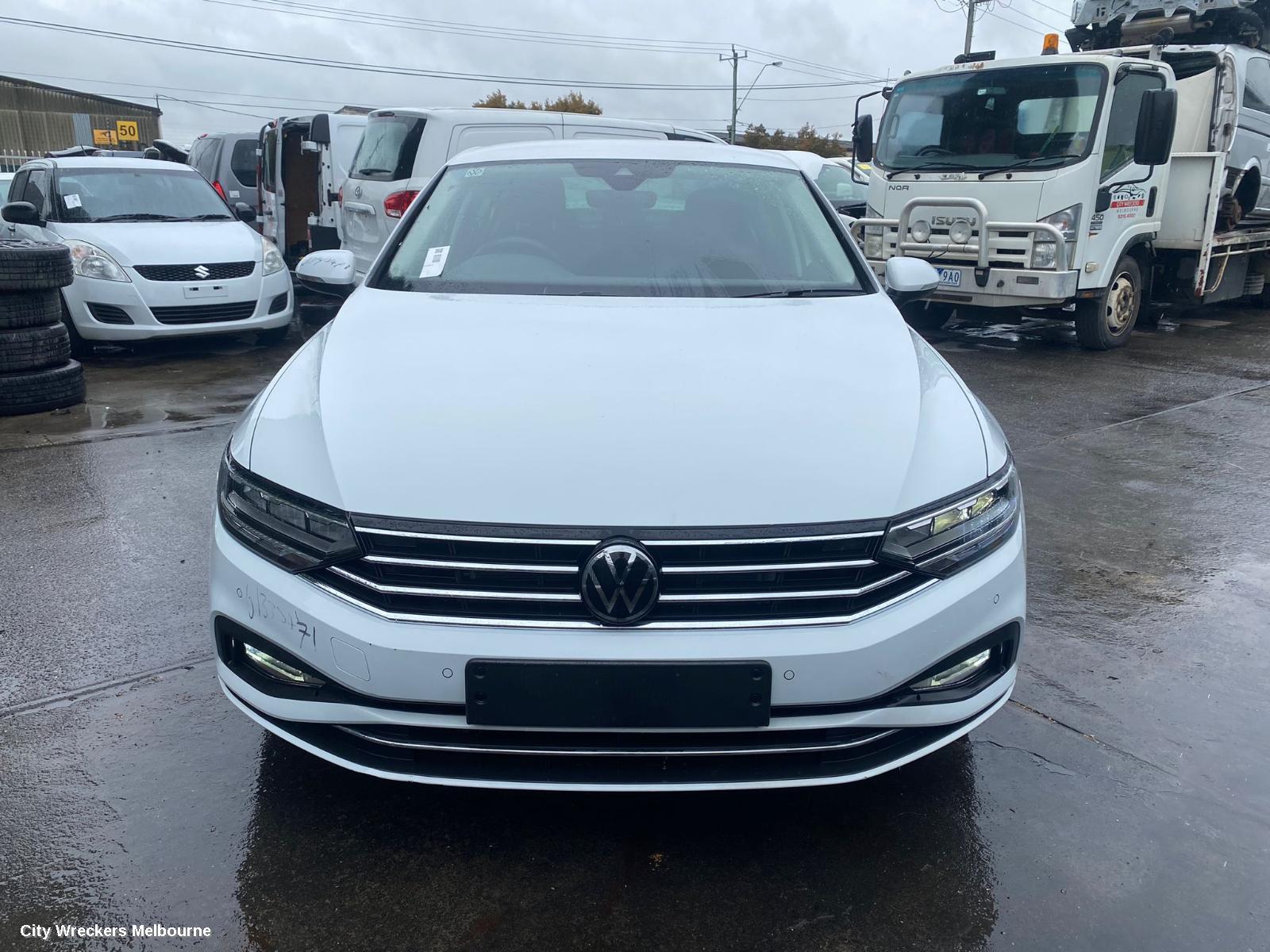 VOLKSWAGEN PASSAT REVERSE CAMERA, REVERSE CAMERA, W/ TAILGATE RELEASE SWITCH, BADGE TYPE, B8/MK7, 06/2015 - 05/2023