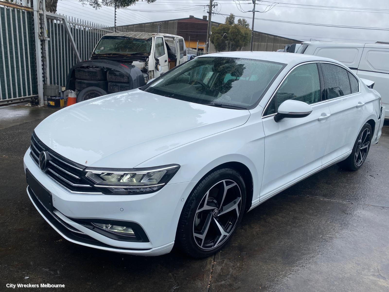 VOLKSWAGEN PASSAT REVERSE CAMERA, REVERSE CAMERA, W/ TAILGATE RELEASE SWITCH, BADGE TYPE, B8/MK7, 06/2015 - 05/2023