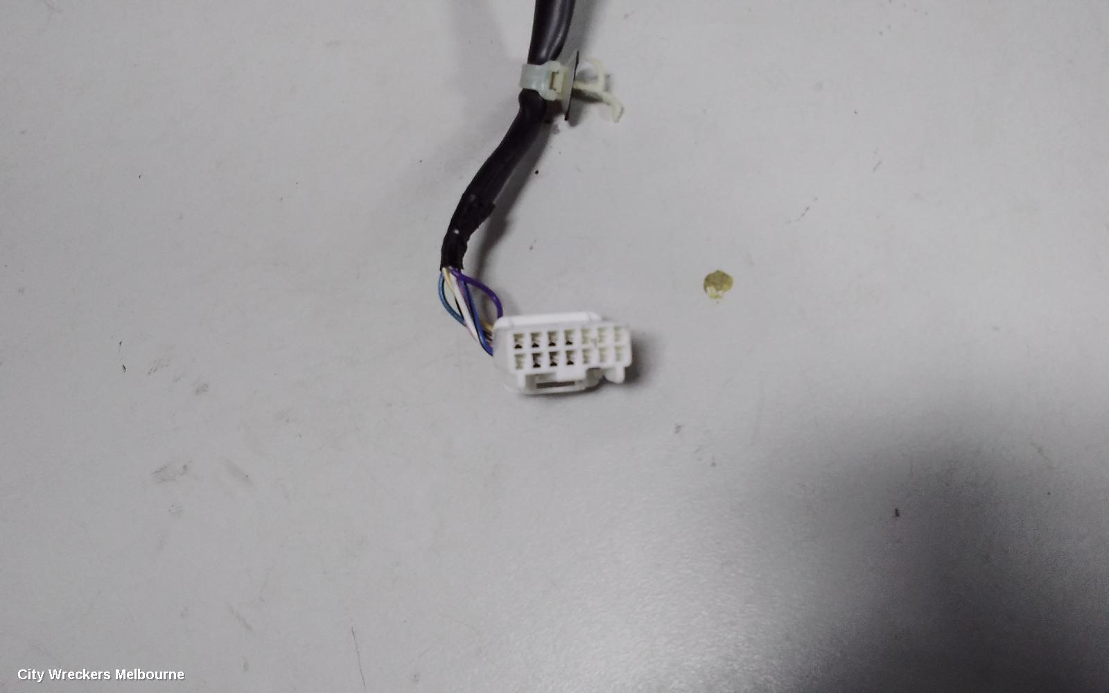 HONDA HRV RIGHT DOOR MIRROR, RU5, VTI-L, POWER FOLD, AUTO DIP TYPE (7 WIRE), 12/2014 - 06/2018