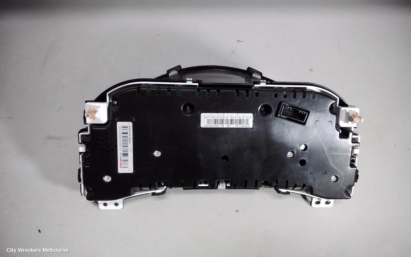 SUZUKI SWIFT SPEEDOMETER