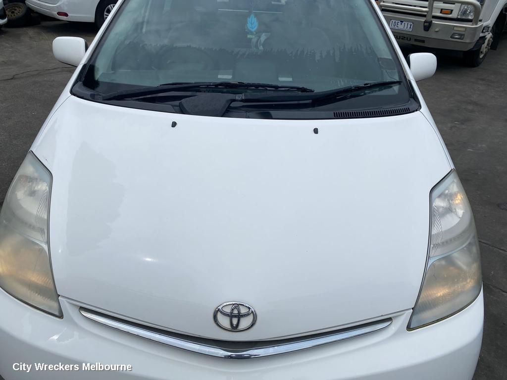 TOYOTA PRIUS REAR GARNISH, ZVW30R, TAILGATE GARNISH (CENTRE), 07/2009 - 12/2015