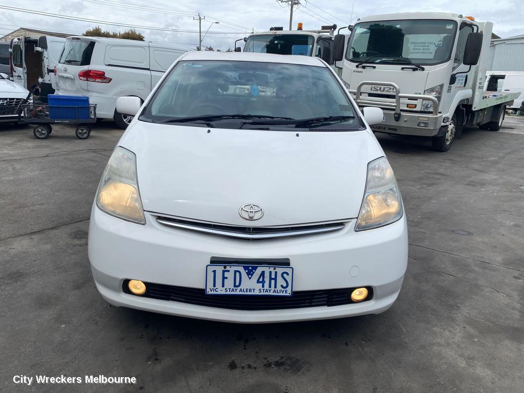 TOYOTA PRIUS REAR GARNISH, ZVW30R, TAILGATE GARNISH (CENTRE), 07/2009 - 12/2015