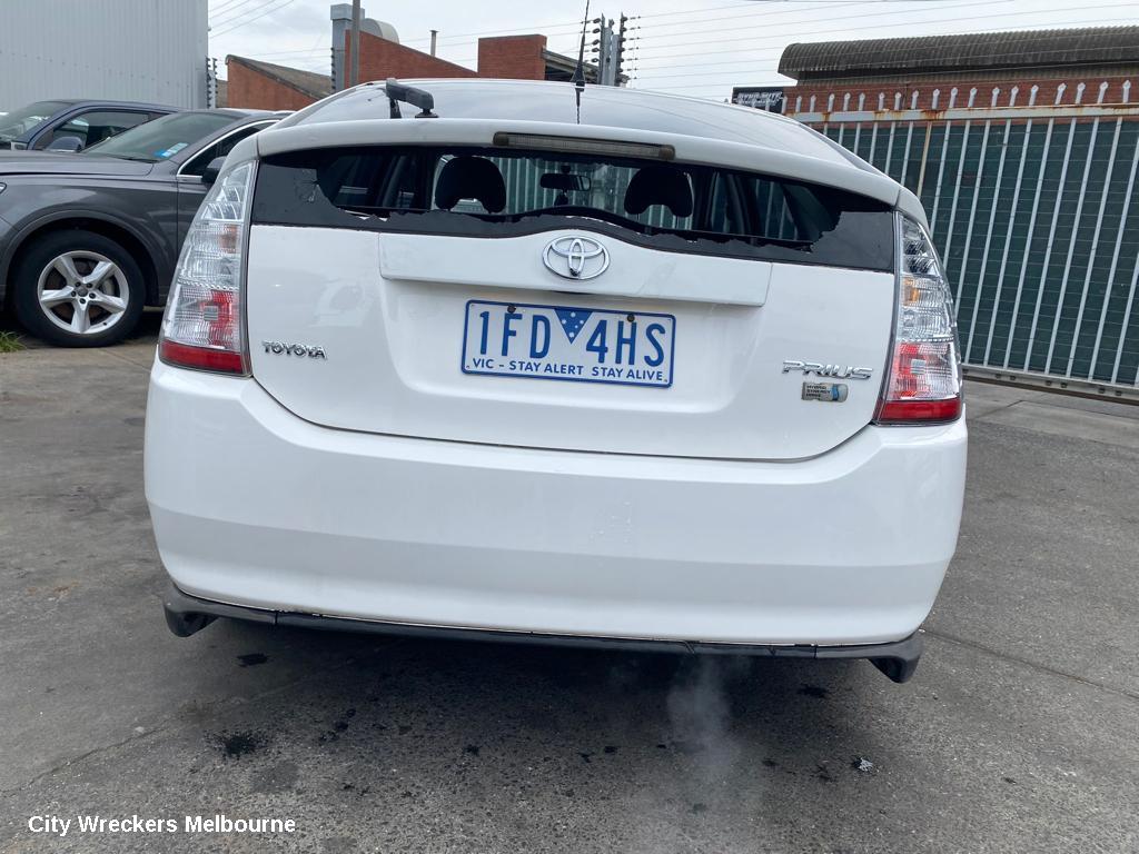 TOYOTA PRIUS LEFT FRONT DOOR, NHW20R, 10/2003 - 05/2009