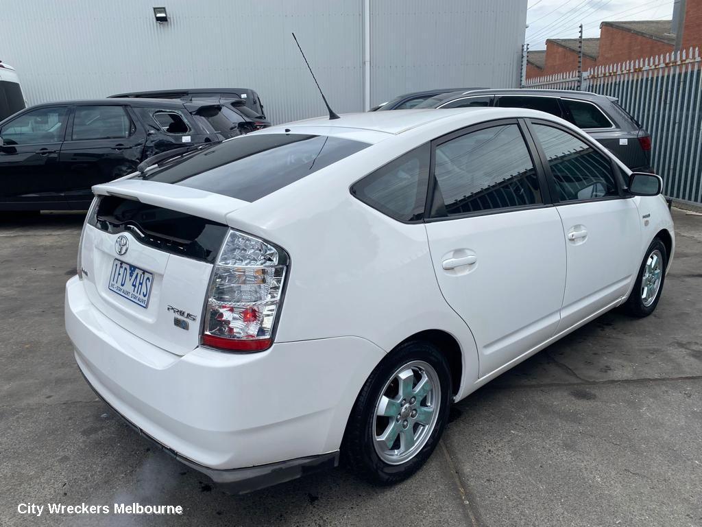 TOYOTA PRIUS REAR GARNISH, ZVW30R, TAILGATE GARNISH (CENTRE), 07/2009 - 12/2015