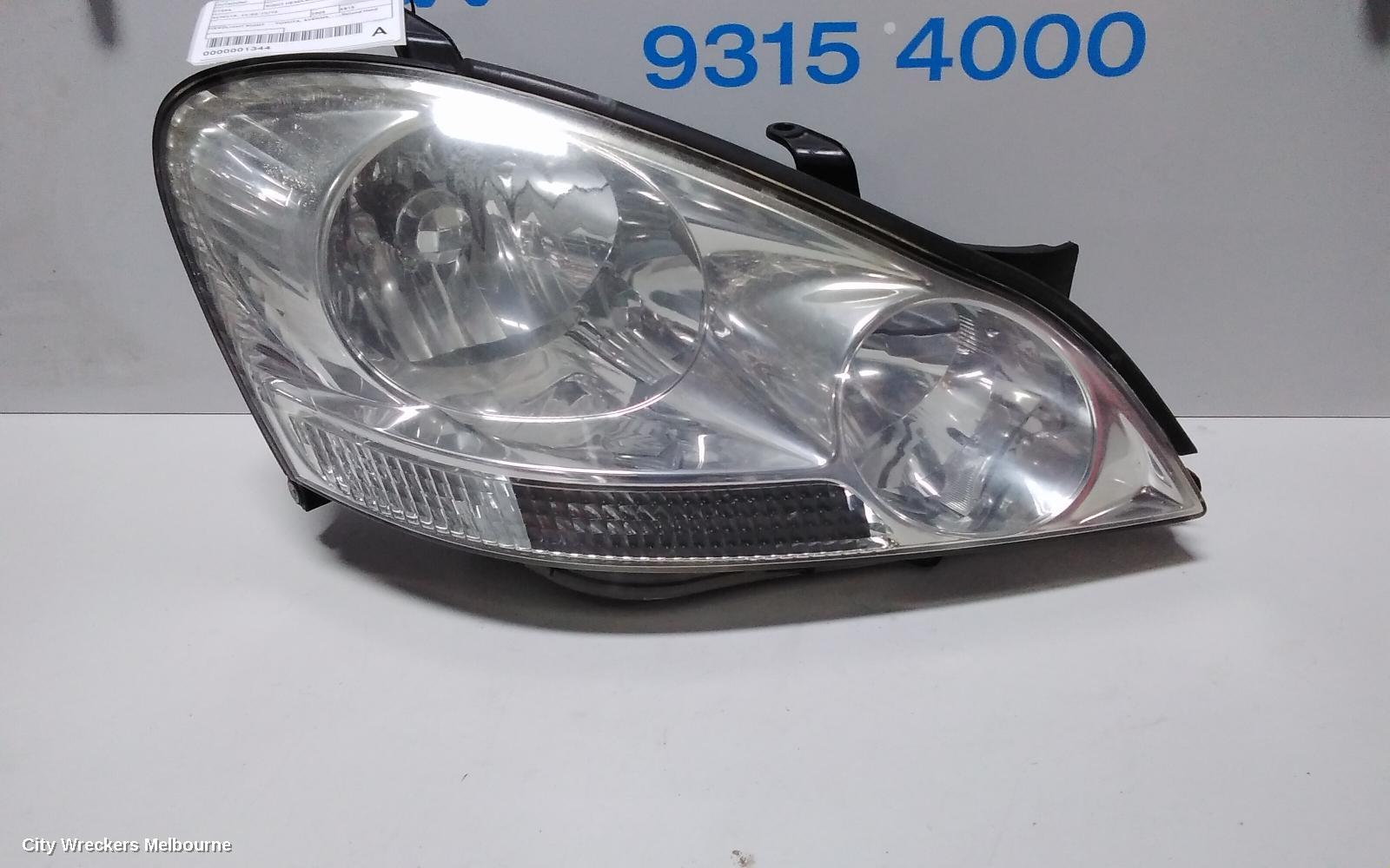 TOYOTA AVENSIS RIGHT HEADLAMP, ACM20R, 12/2001 - 11/2003