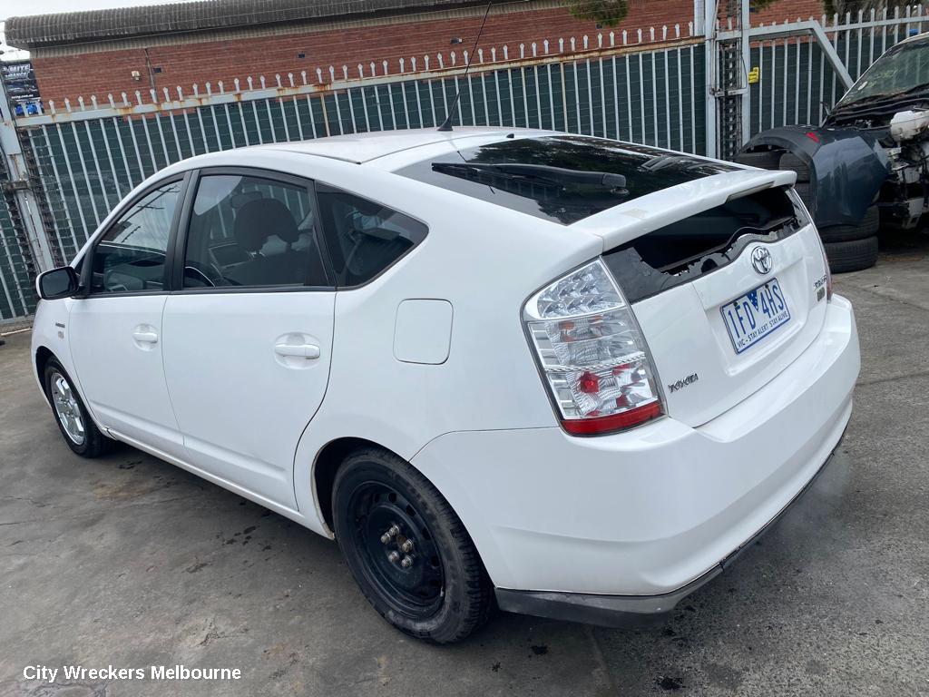 TOYOTA PRIUS REAR GARNISH, ZVW30R, TAILGATE GARNISH (CENTRE), 07/2009 - 12/2015