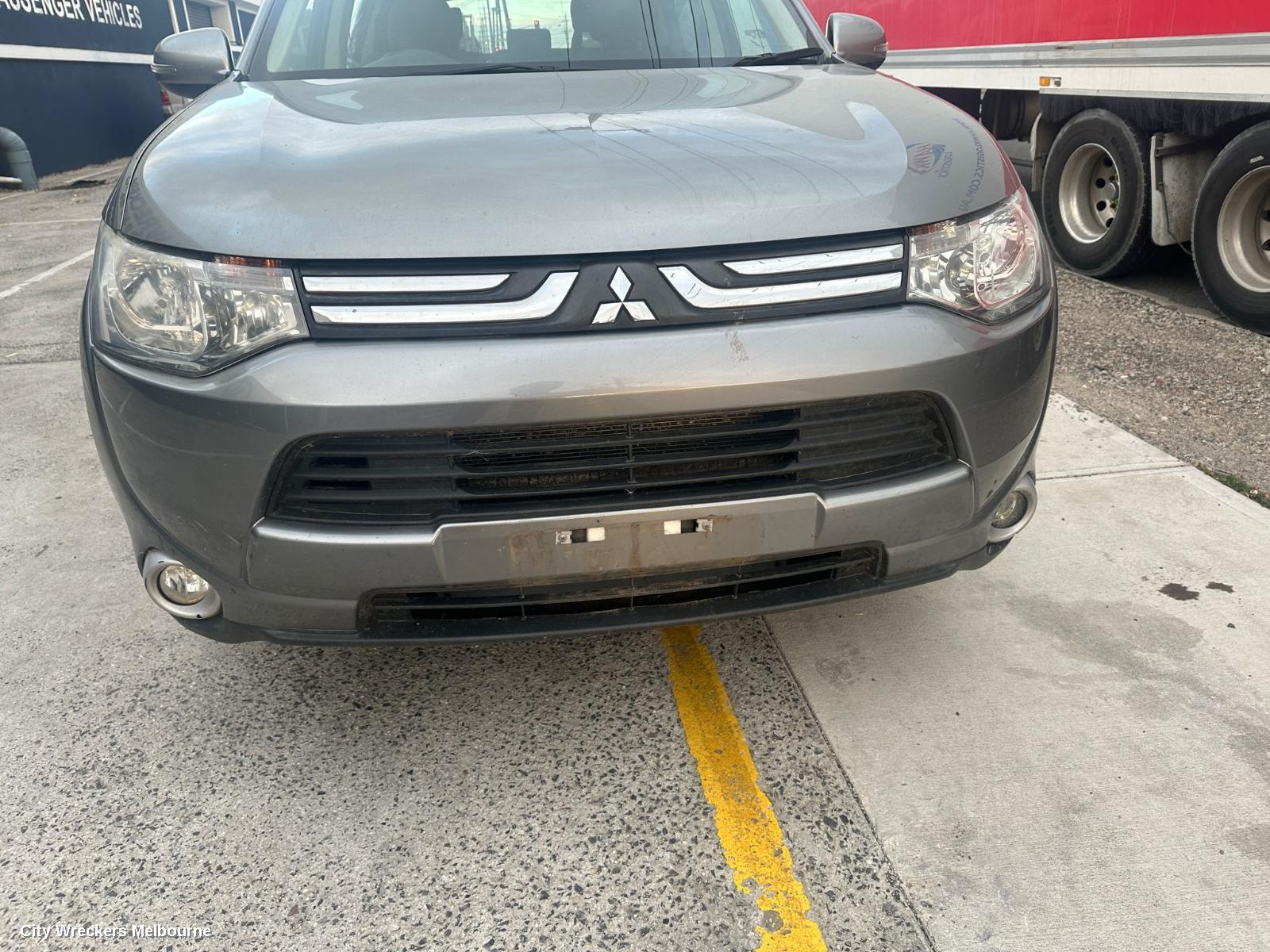 MITSUBISHI OUTLANDER RIGHT FRONT DOOR, ZJ, 10/2012 - 03/2015