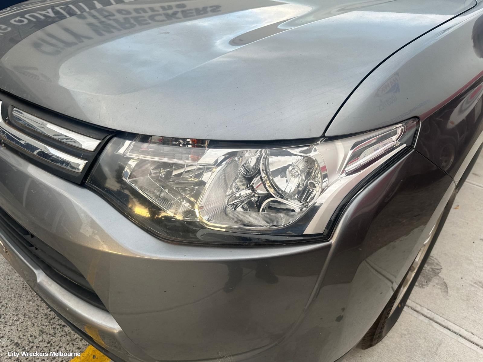 MITSUBISHI OUTLANDER RIGHT FRONT DOOR, ZJ, 10/2012 - 03/2015