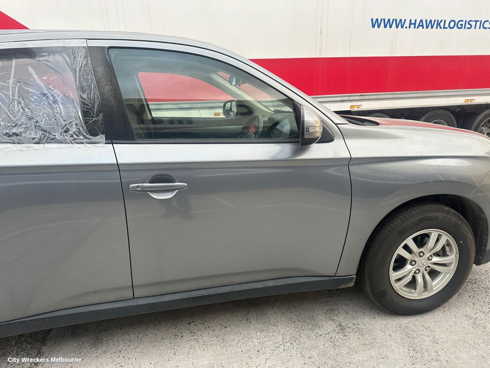 MITSUBISHI OUTLANDER RIGHT FRONT DOOR, ZJ, 10/2012 - 03/2015