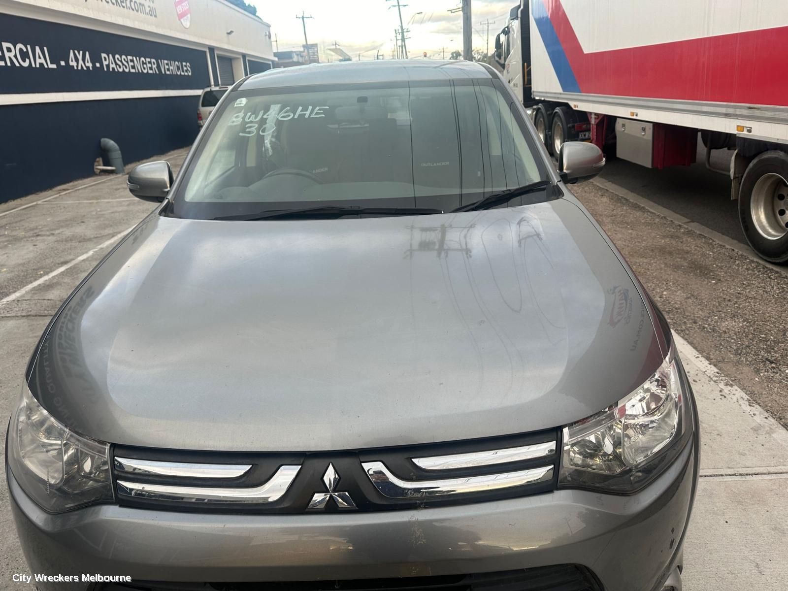 MITSUBISHI OUTLANDER RIGHT FRONT DOOR, ZJ, 10/2012 - 03/2015