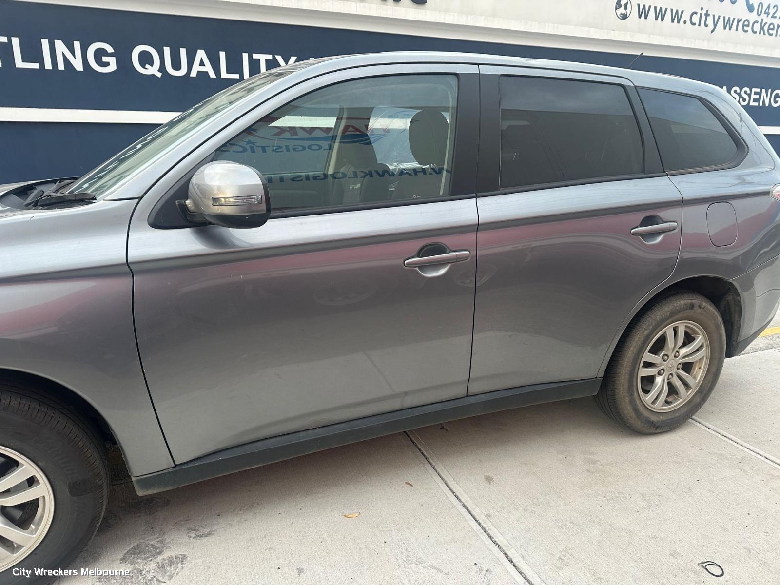 MITSUBISHI OUTLANDER RIGHT FRONT DOOR, ZJ, 10/2012 - 03/2015