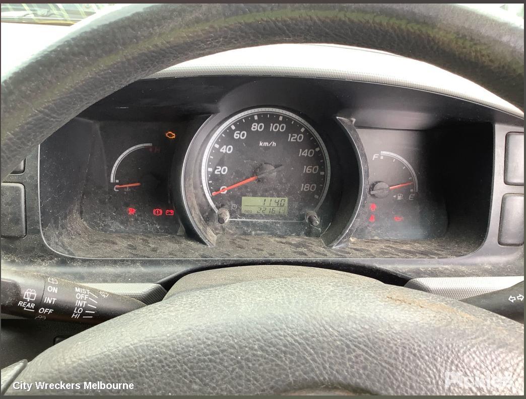 TOYOTA HIACE LEFT HEADLAMP, TRH/KDH, LWB/SWB, LENS# 26-118, 03/2005 - 08/2010