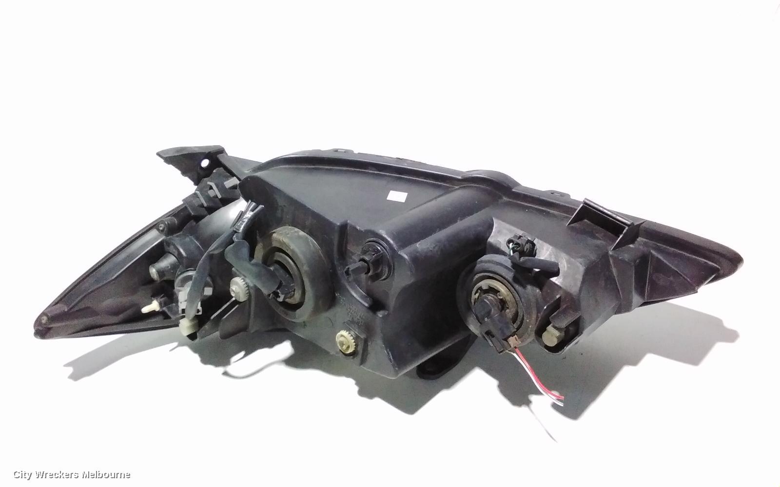 TOYOTA CAMRY RIGHT HEADLAMP, SK36, SPORTIVO, BLACK INSERT TYPE, 08/2002 - 09/2004