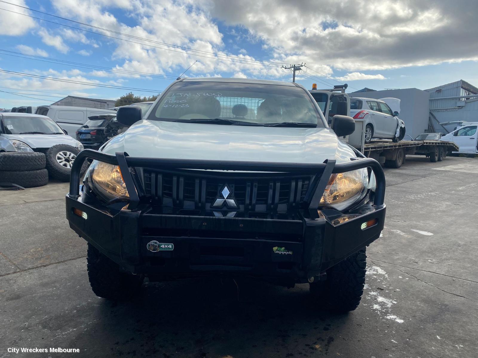 MITSUBISHI TRITON LEFT FRONT HUB ASSEMBLY, ML-MN-MQ, 4WD, ABS TYPE, 07/2006 - 10/2018