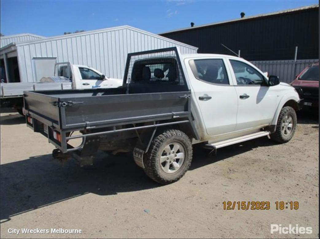 MITSUBISHI TRITON LEFT FRONT HUB ASSEMBLY, ML-MN-MQ, 4WD, ABS TYPE, 07/2006 - 10/2018