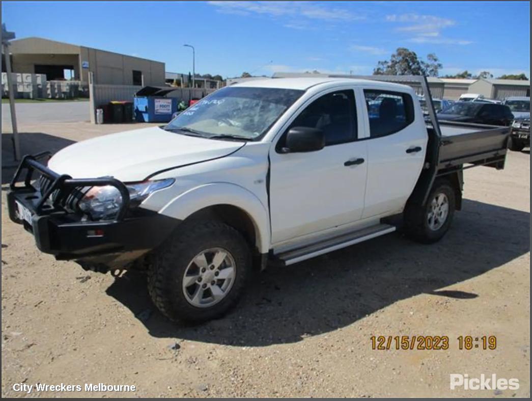MITSUBISHI TRITON LEFT FRONT HUB ASSEMBLY, ML-MN-MQ, 4WD, ABS TYPE, 07/2006 - 10/2018