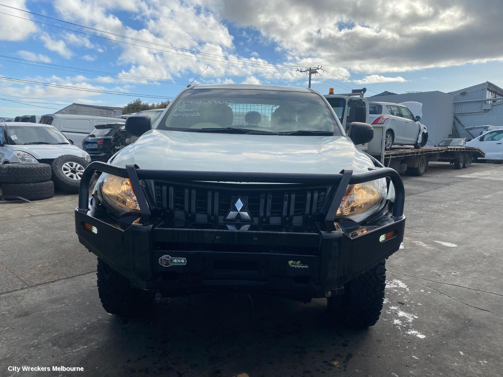 MITSUBISHI TRITON LEFT FRONT HUB ASSEMBLY, ML-MN-MQ, 4WD, ABS TYPE, 07/2006 - 10/2018