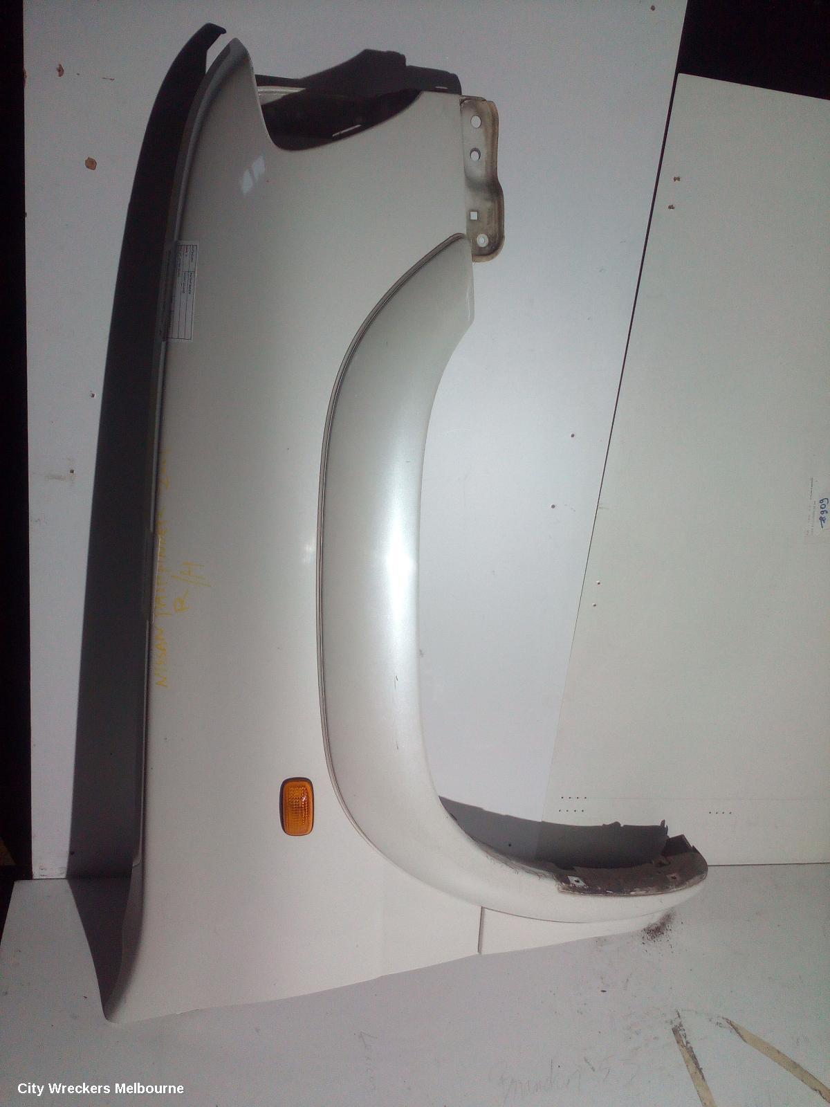 NISSAN PATHFINDER RIGHT GUARD, R50, ST, 02/1999 - 06/2005