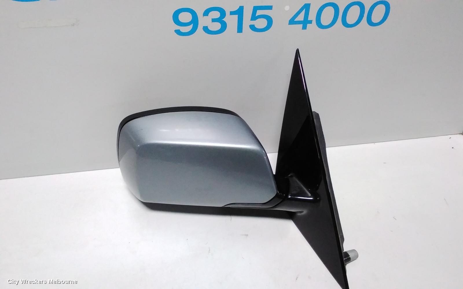 BMW X3 RIGHT DOOR MIRROR, MANUAL FOLD, NON MEMORY, AUTO DIP, GLOSS BLACK LINE, M PACK, E83, 06/2004 - 08/2009