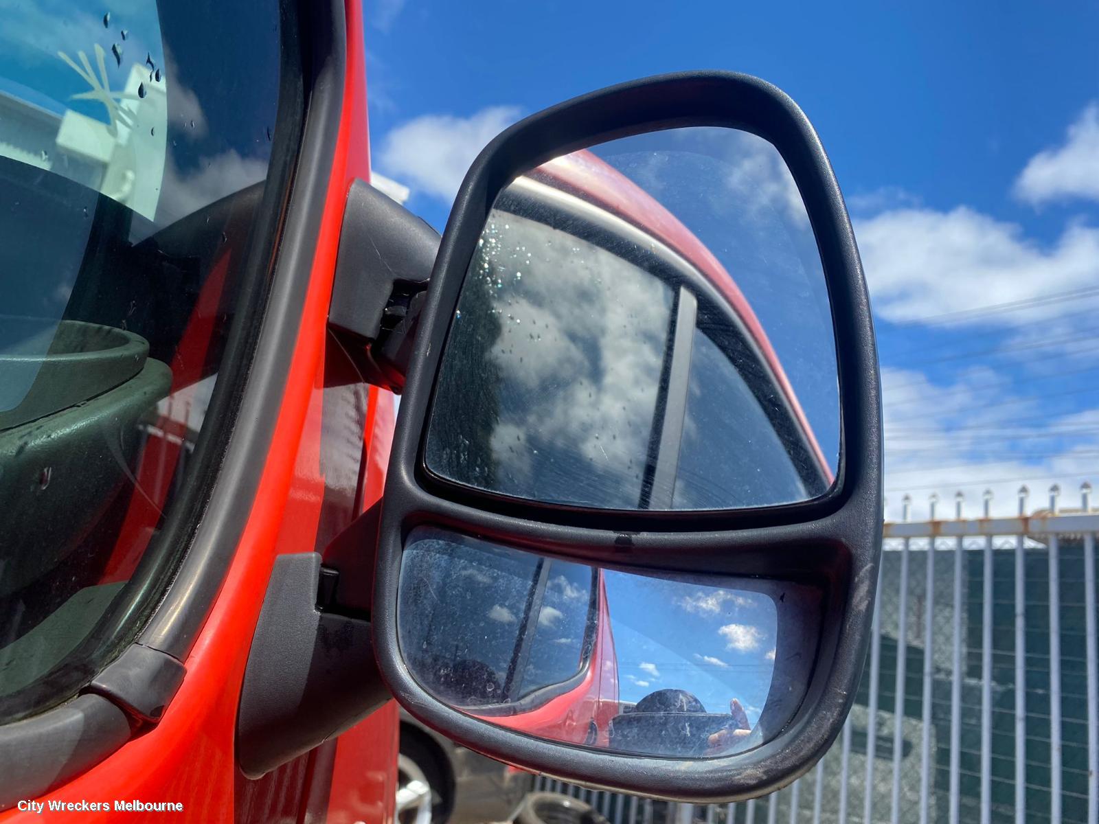 RENAULT TRAFIC RIGHT HEADLAMP, X82, HALOGEN TYPE, 01/2015 - 09/2022